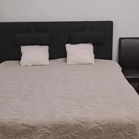 Jolan Apartment *